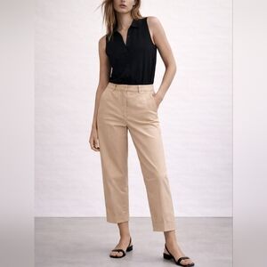 Zara Elegant Light Tan Trousers 3/4 Length Size S